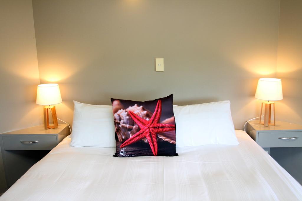 נלסון Aloha Lodge Beachside Accommodation מראה חיצוני תמונה