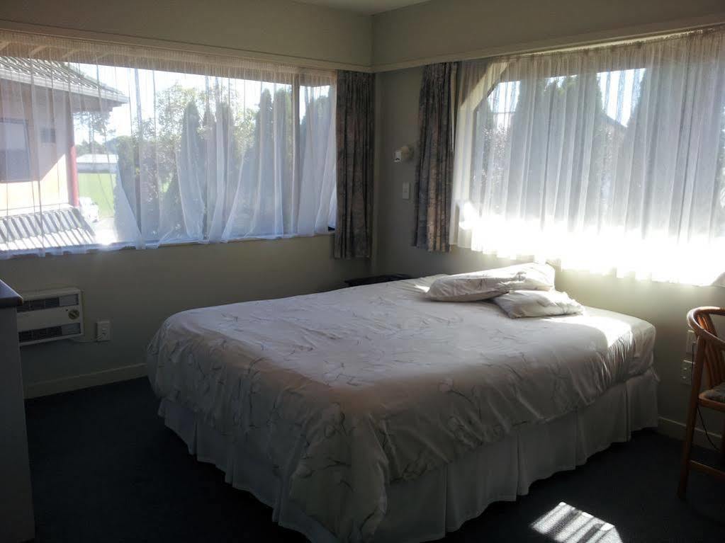 נלסון Aloha Lodge Beachside Accommodation מראה חיצוני תמונה