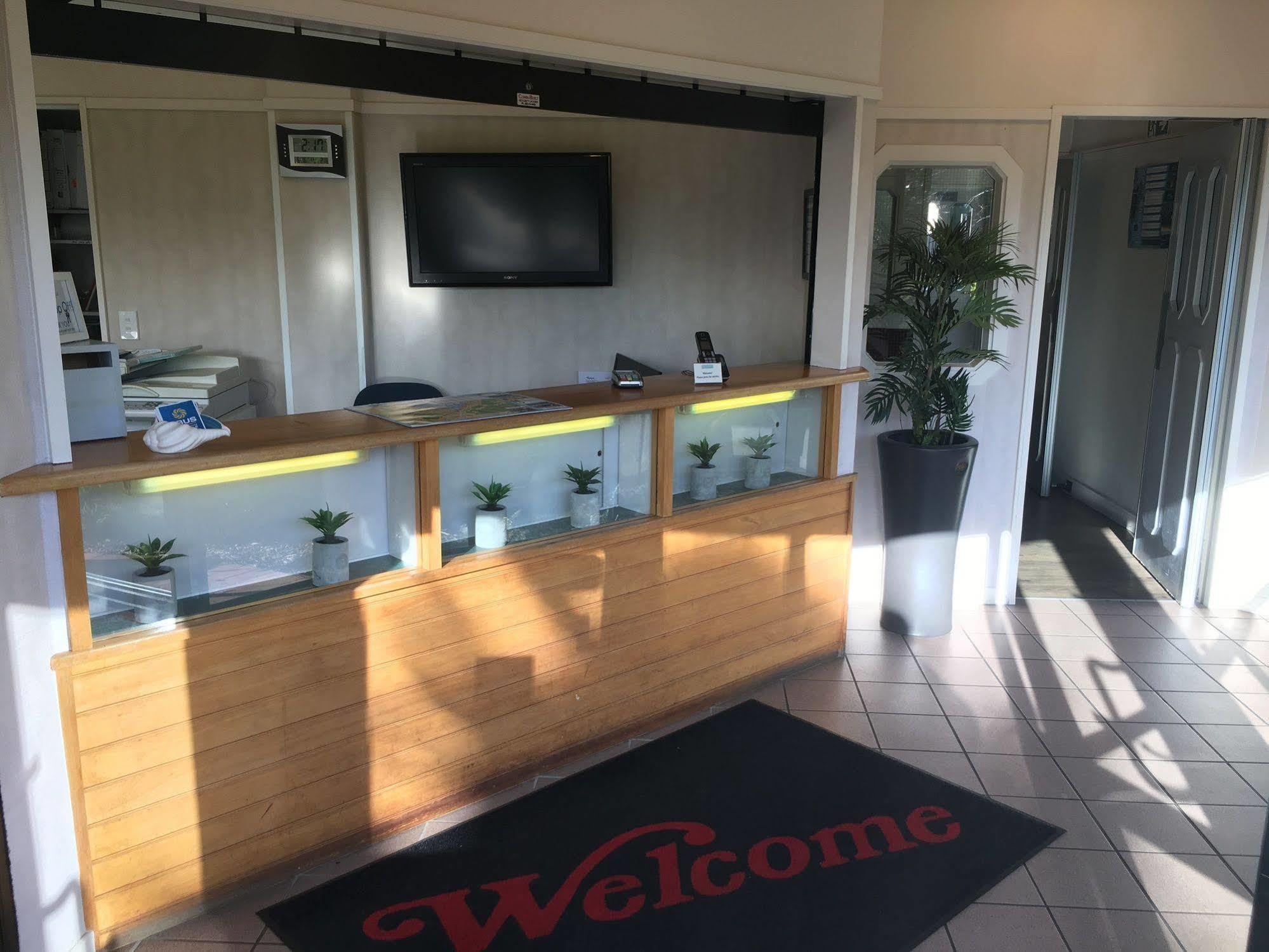 נלסון Aloha Lodge Beachside Accommodation מראה חיצוני תמונה