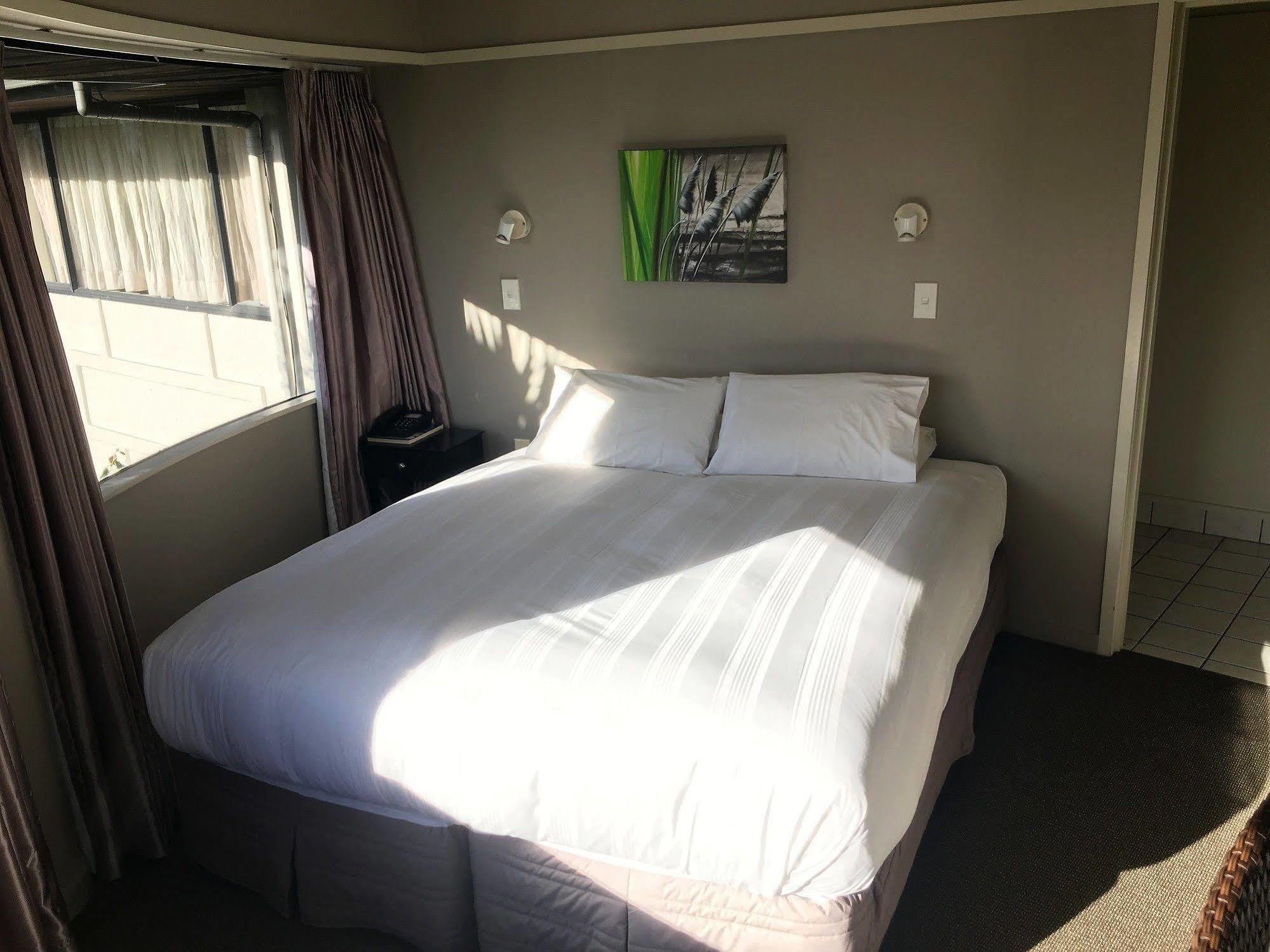 נלסון Aloha Lodge Beachside Accommodation מראה חיצוני תמונה